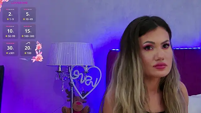 CelineHuddson live sex cam