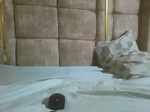 Sweet-beanca live sex cam