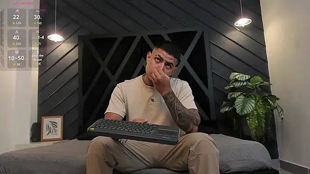 marco_garciia_ live sex cam