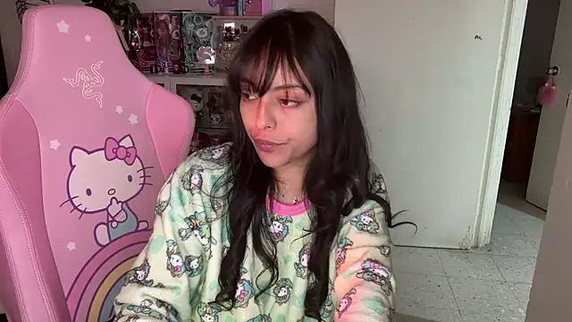 kaithra live sex cam