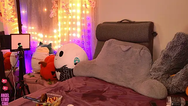 Angel-Lewd-Cake live sex cam
