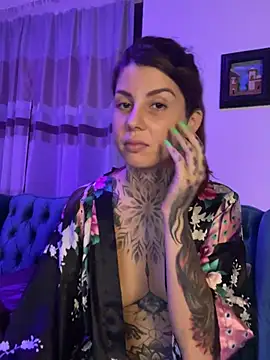 Izy_cute_ live sex cam