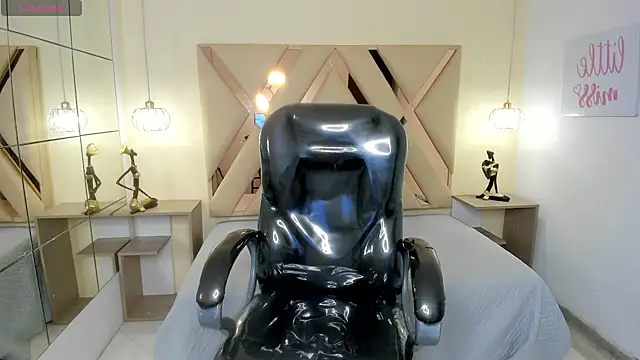 scarletcherry18 live sex cam