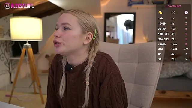 LexieLoree live sex cam