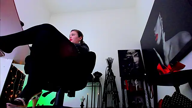 MistressDemisweet's cam snapshot