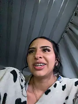 Hilary_pinkk live sex cam