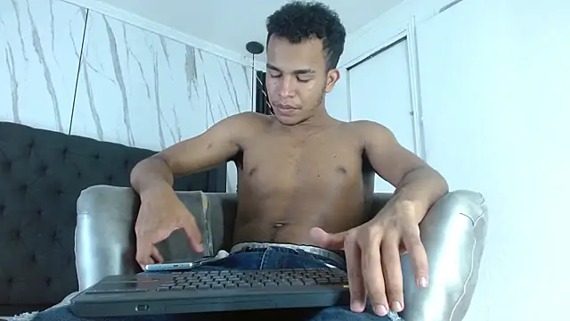 aston_xvera live sex cam