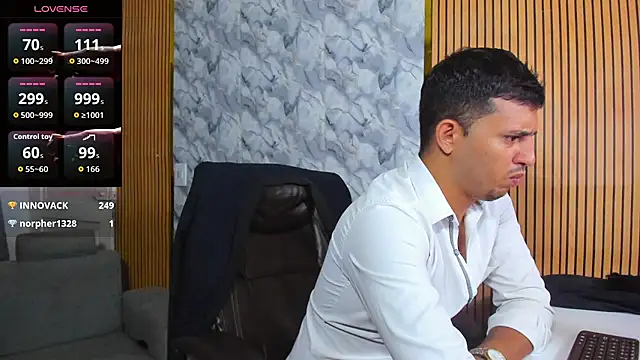 Hideintheoffice live sex cam