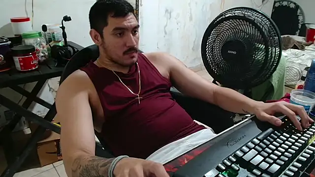 Leonino231 live sex cam