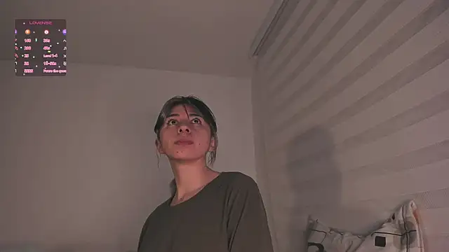 K2xxKrawl live sex cam