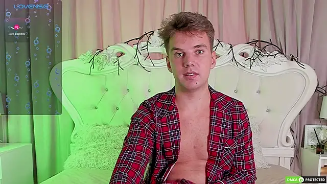 ArthurWhitee's cam snapshot