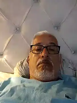 ceniizo1024's cam snapshot