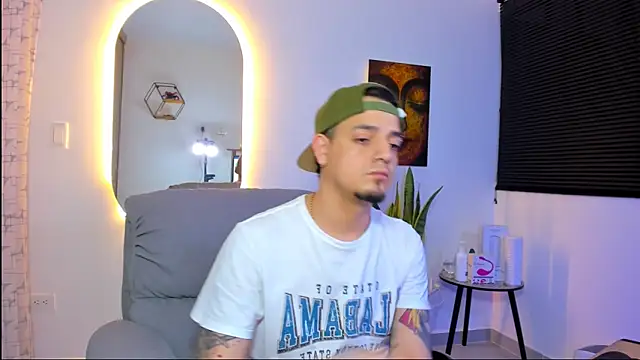 alejandro_calderon1's cam snapshot