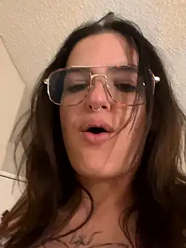 SafeinouterSpace's cam snapshot