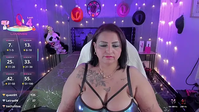 Ivonnee__'s cam snapshot