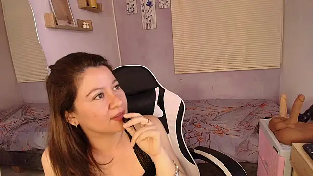 luna_desiree's cam snapshot