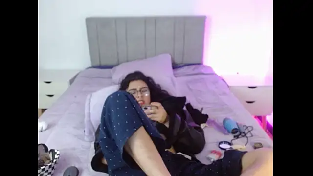 eilynro's cam snapshot