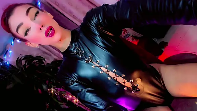 the-horus-girl live sex cam