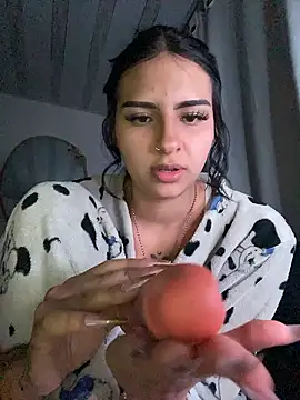 Hilary_pinkk live sex cam