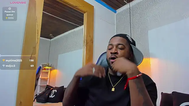 Drake_Nassir4 live sex cam