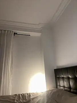 IamCrystal2 live sex cam