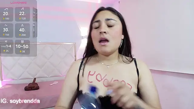 Brendda_tay live sex cam