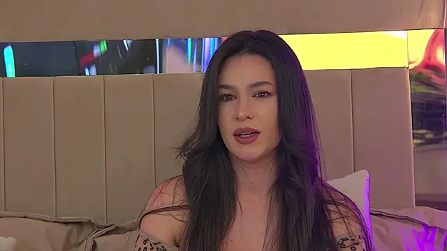 reyabaines live sex cam