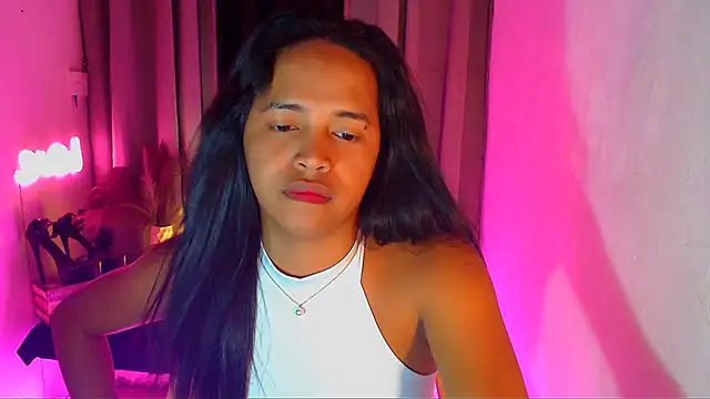 Lorainnelustts live sex cam