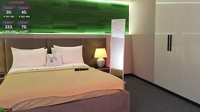 Rina_Red live sex cam