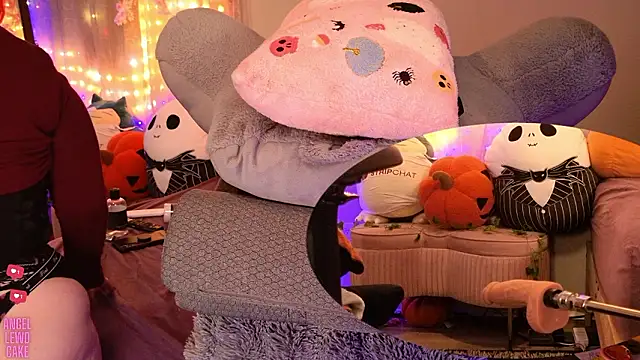 Angel-Lewd-Cake live sex cam