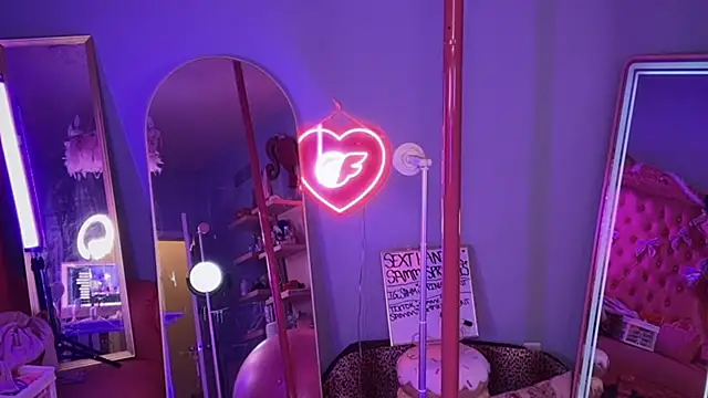 bimbotwerkqueen live sex cam