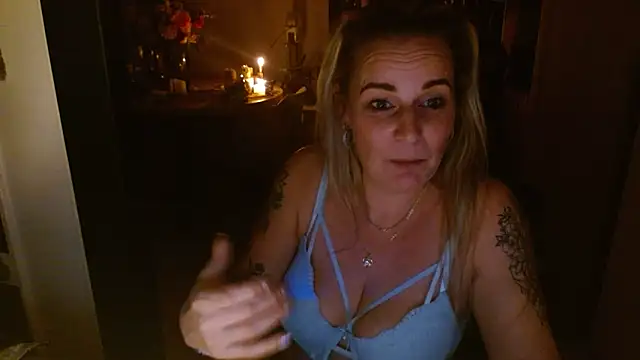 MystiqueMaven's cam snapshot