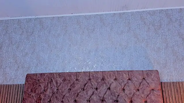 Adonys_Lewis_'s cam snapshot