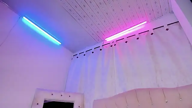 Strella_ferrera live sex cam