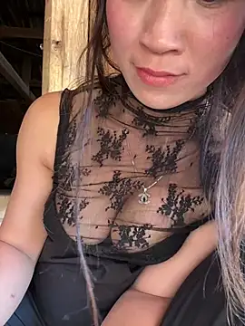 ThiHa003 live sex cam