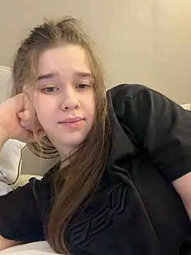 HornyGirlH live sex cam