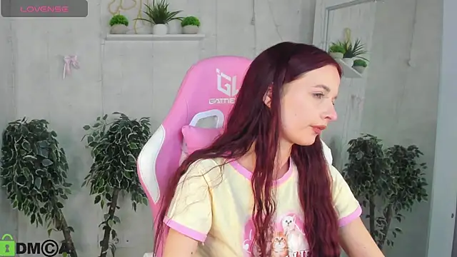 Alicia_Adammss's cam snapshot