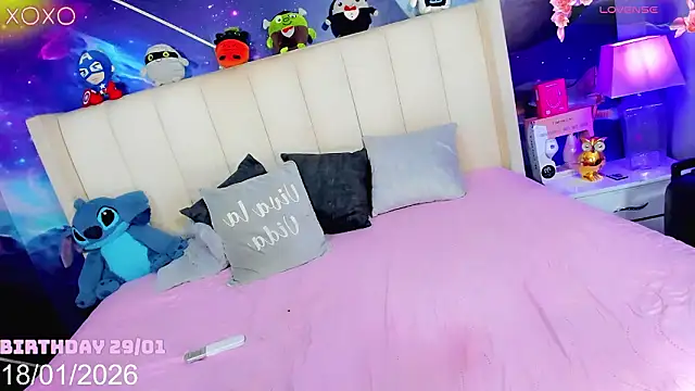 Nella_Dolls live sex cam