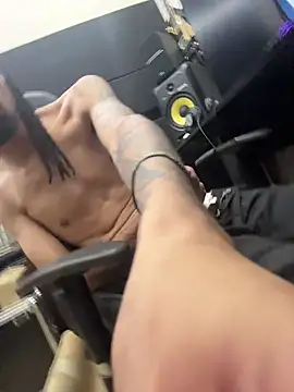 FavelaDaddyCum live sex cam