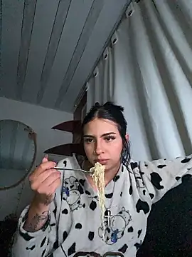 Hilary_pinkk's cam snapshot