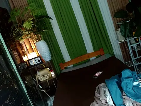 Queen_kendalx19's cam snapshot