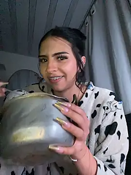 Hilary_pinkk live sex cam