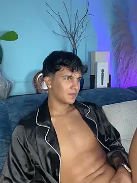 Leo_Savage_ live sex cam