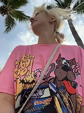 RonnieKiss live sex cam