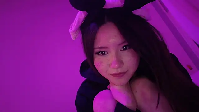 luvvivii live sex cam