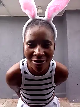 sexy-petitexx's cam snapshot