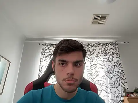 Omarnede live sex cam