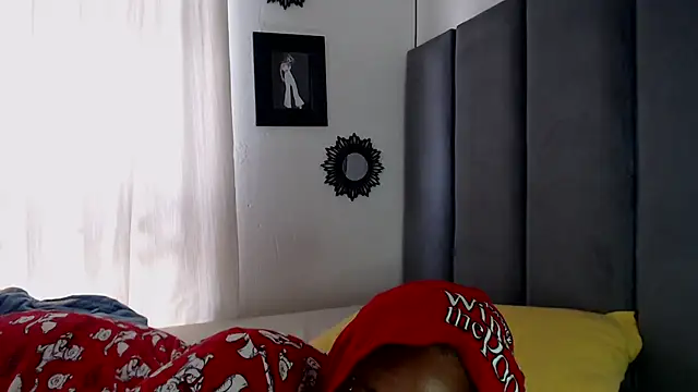 IceBellaCane313's cam snapshot