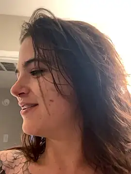 SafeinouterSpace's cam snapshot