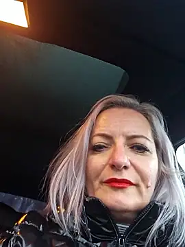 LadyTouch's cam snapshot